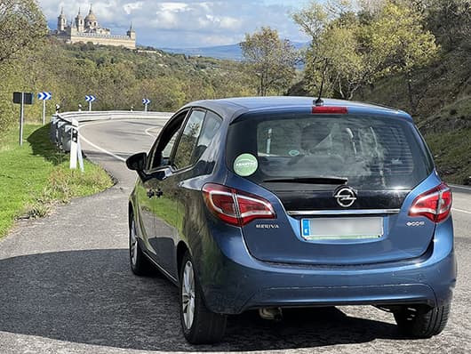 alquiler-de-coches-san-lorenzo-del-escorial-nuestros-coches-meriva-galeria